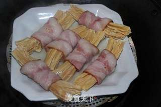 【荷美尔培根试用】腐竹培根卷的做法步骤:8