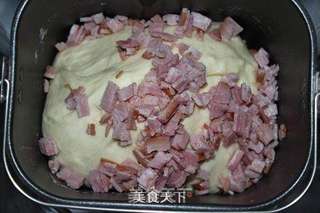 【荷美尔培根试用】培根奶酪面包条的做法步骤:5