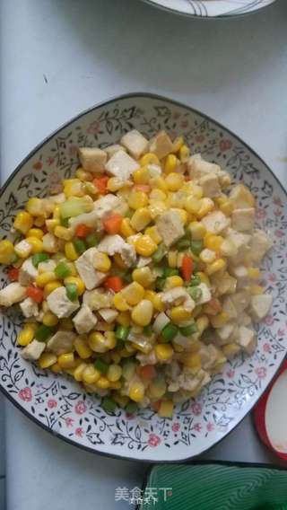 玉米炒豆腐丁的做法步骤:5
