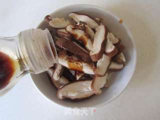 韩式宫廷炒年糕的做法步骤:5