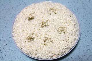 【绿豆薏仁酒酿】:巧用面包机做酒酿的做法步骤:2