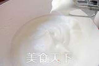 酸奶柠檬中空戚风蛋糕的做法步骤:5