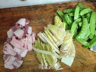 雷笋小炒荷兰豆的做法步骤:2