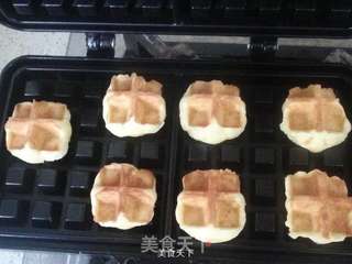 椰蓉蛋黄小饼干的做法步骤:12