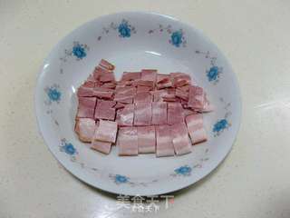 【培根“美”味“大”不同】—培根菠萝炒饭的做法步骤:2