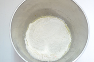 营养早餐——毛毛虫面包的做法步骤:4