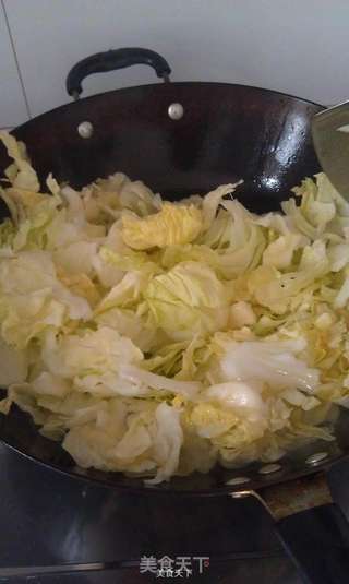 炝炒圆白菜的做法步骤:8
