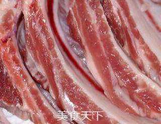 糖醋排骨的做法步骤：1