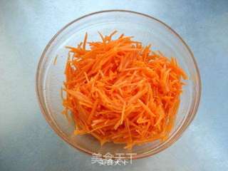 胡萝卜蛋糕的做法步骤:2
