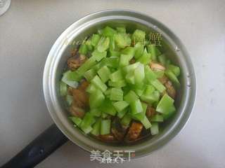 莴笋烧鸡腿的做法步骤:8