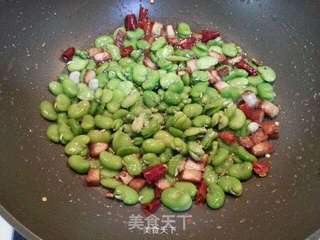 腊肉炒蚕豆的做法步骤:5