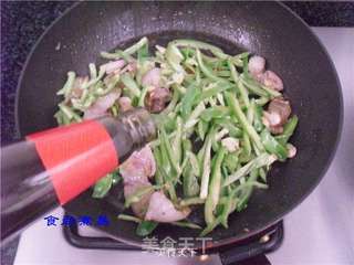 腊肉炒青椒的做法步骤:6