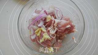 【滋味鸡肉烤串】的做法步骤：2