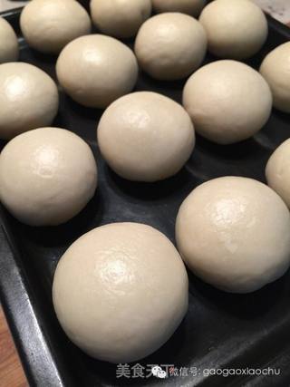 豆沙蛋黄酥的做法步骤:16