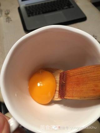 豆沙蛋黄酥的做法步骤:17