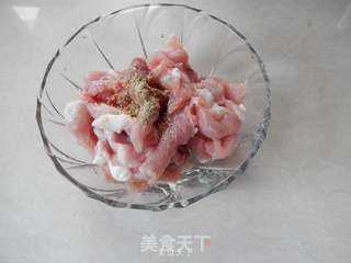 酸菜肉片的做法步骤:2