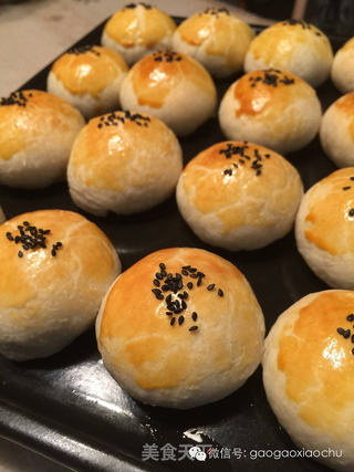 豆沙蛋黄酥的做法步骤:19
