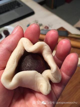 豆沙蛋黄酥的做法步骤:14