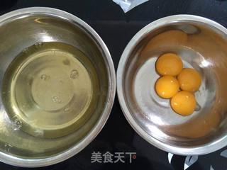 小兔子奶油蛋糕卷的做法步骤:2