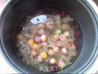 红枣丸子银耳汤的做法步骤:5