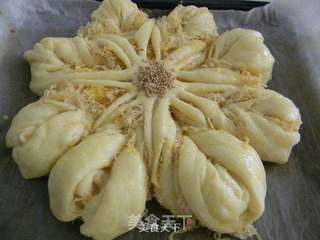 肉松太阳花面包的做法步骤:12