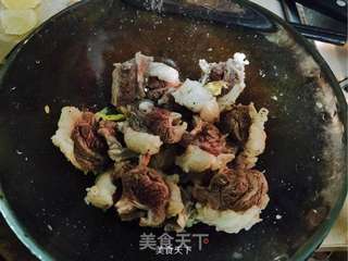 牛腩蕃茄煲的做法步骤：4