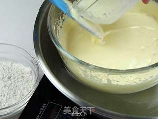 香蕉海绵蛋糕的做法步骤:3