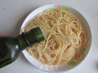 菠萝鸡肉炒意面的做法步骤:4