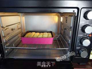 【丘比系列产品试用报告】——沙拉豆沙排包的做法步骤:14