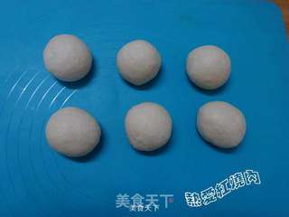 【丘比系列产品试用报告】——沙拉豆沙排包的做法步骤:7