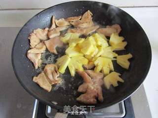 菠萝鸡肉炒意面的做法步骤:7