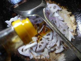 洋葱炒莲藕的做法步骤：6