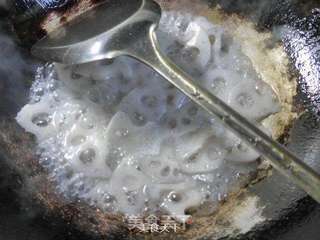 洋葱炒莲藕的做法步骤：4