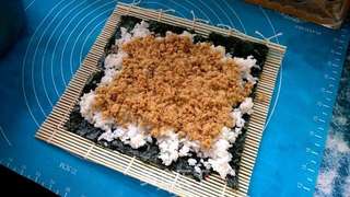 鲍鱼~北极虾寿司的做法步骤:4