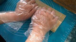 鲍鱼~北极虾寿司的做法步骤:6