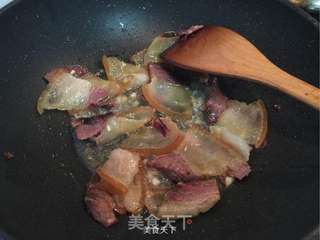 蕨粑炒腊肉的做法步骤:5