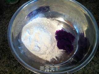 紫甘蓝双色馒头的做法步骤：4