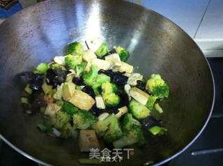 西兰花烧豆腐的做法步骤:7