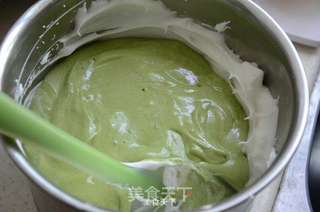 抹茶蜜红豆戚风的做法步骤:7