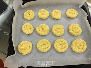 坚果曲奇饼干的做法步骤:11