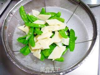 培根春笋荷兰豆的做法步骤:4
