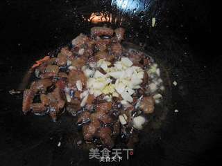 剩饭的华丽转身——咸肉土豆焖饭的做法步骤:3