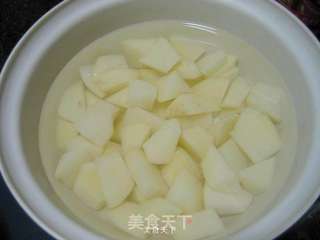 剩饭的华丽转身——咸肉土豆焖饭的做法步骤:2