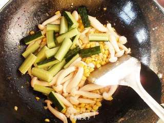 小炒白玉菇的做法步骤:8