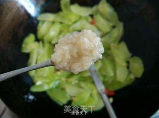 清炒酒糟莴笋的做法步骤:5
