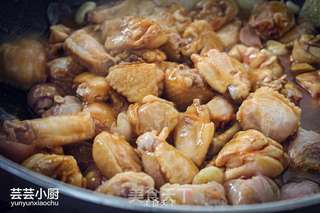 【芸芸小厨】三杯鸡的做法步骤:5