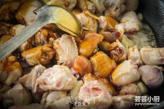 【芸芸小厨】三杯鸡的做法步骤:4