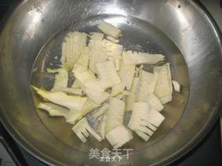油焖春笋的做法步骤:2