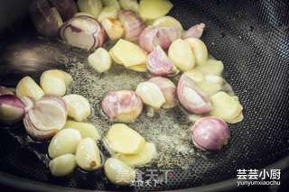 【芸芸小厨】三杯鸡的做法步骤:2