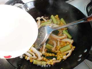 小炒白玉菇的做法步骤:9